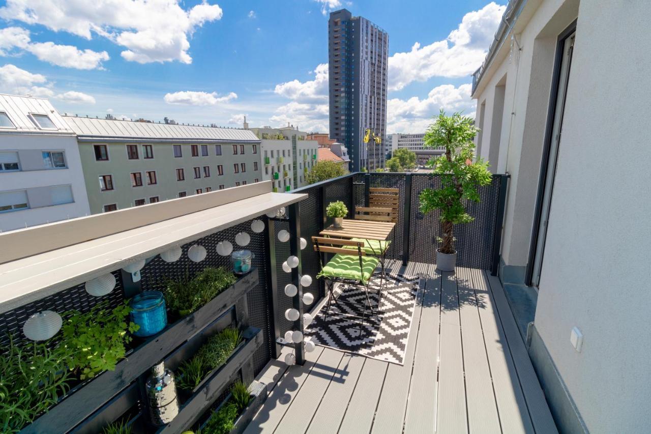Boutique Sky City Apt. With Balcony / Top Spot Viena Exterior foto